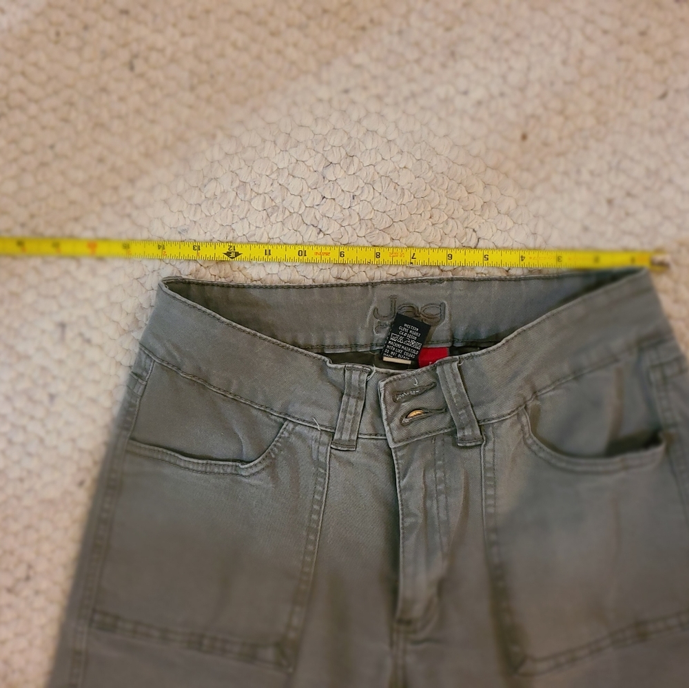 NYDJ Capris - Picture 4 of 6